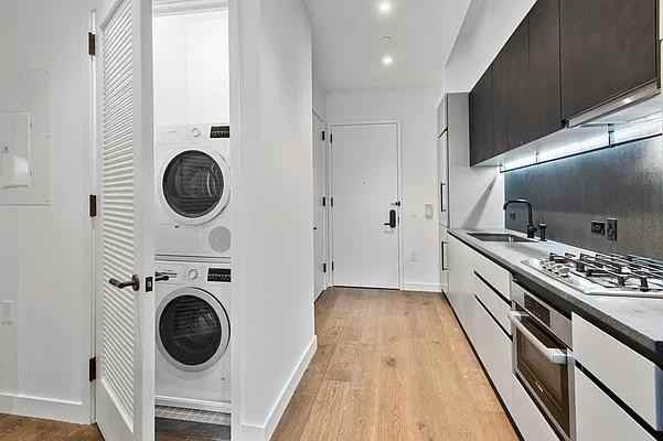 Hoyt St #9M - Photo 3 of 20