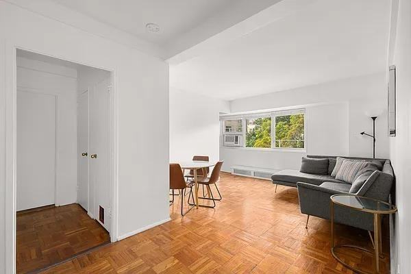 Adams St #4E - Photo 2 of 6