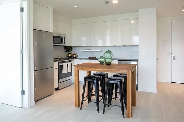 Chapel St #7M - Photo 2 of 8