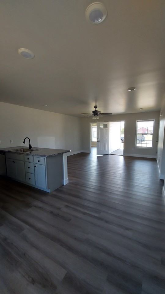 415 Eagle St #415 - Photo 2 of 10