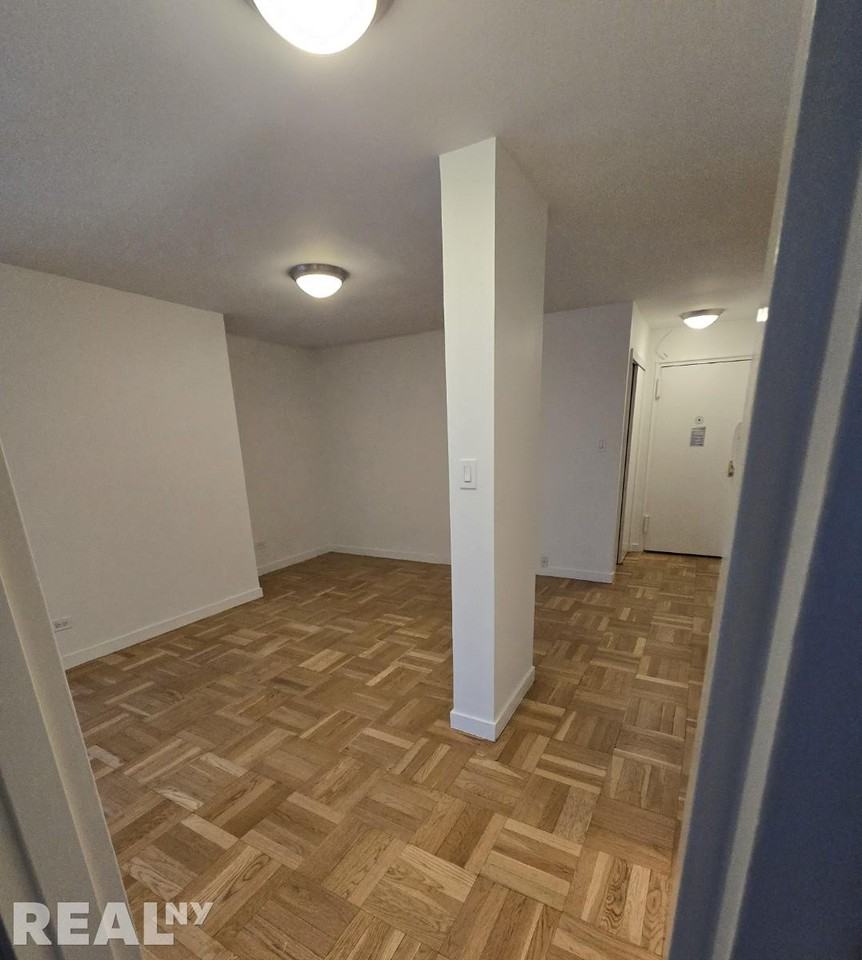 E 79th St #7A - Photo 5 of 7