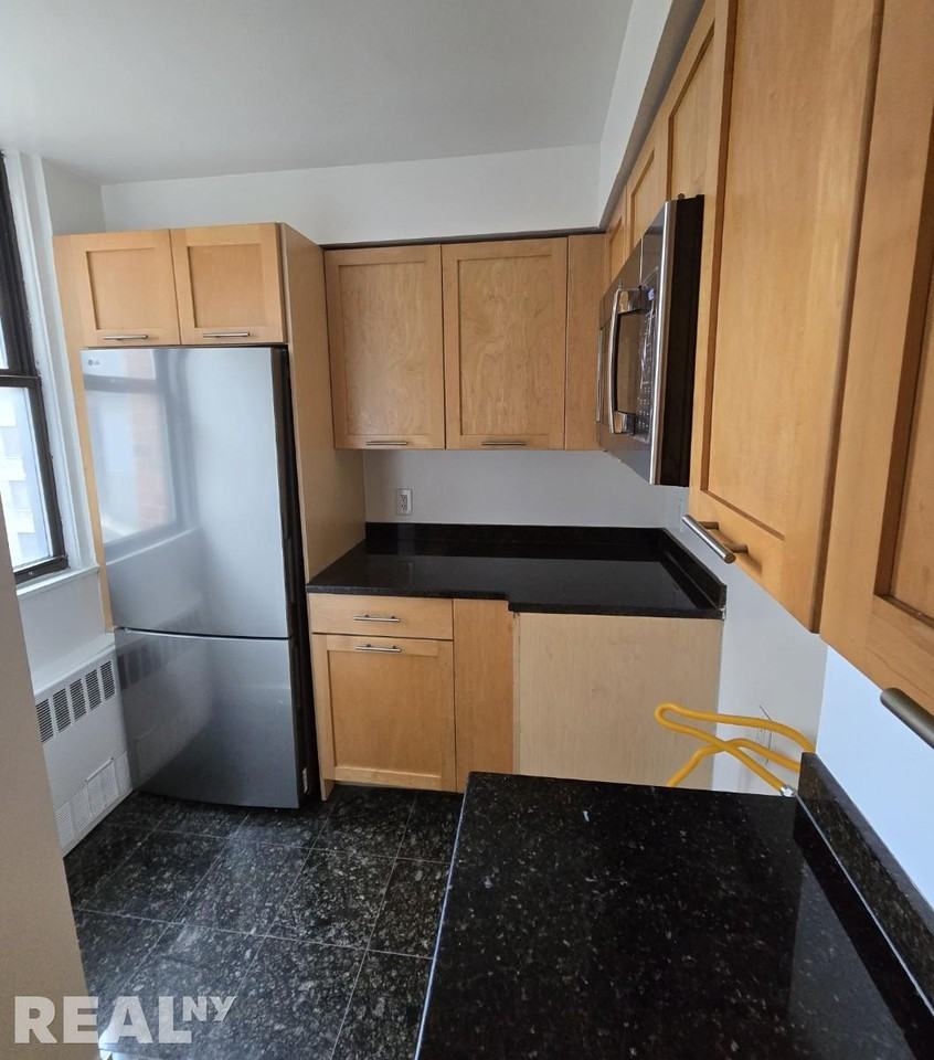 E 79th St #7A - Photo 7 of 7