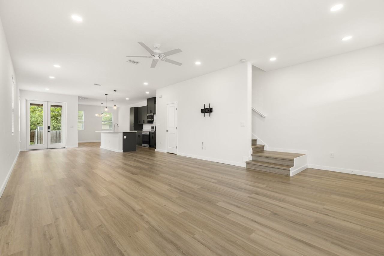 210 E Columbus Dr #A - Photo 7 of 29