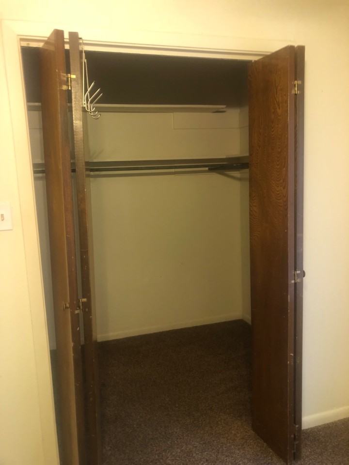 132 Oakwood Rd - Photo 2 of 20