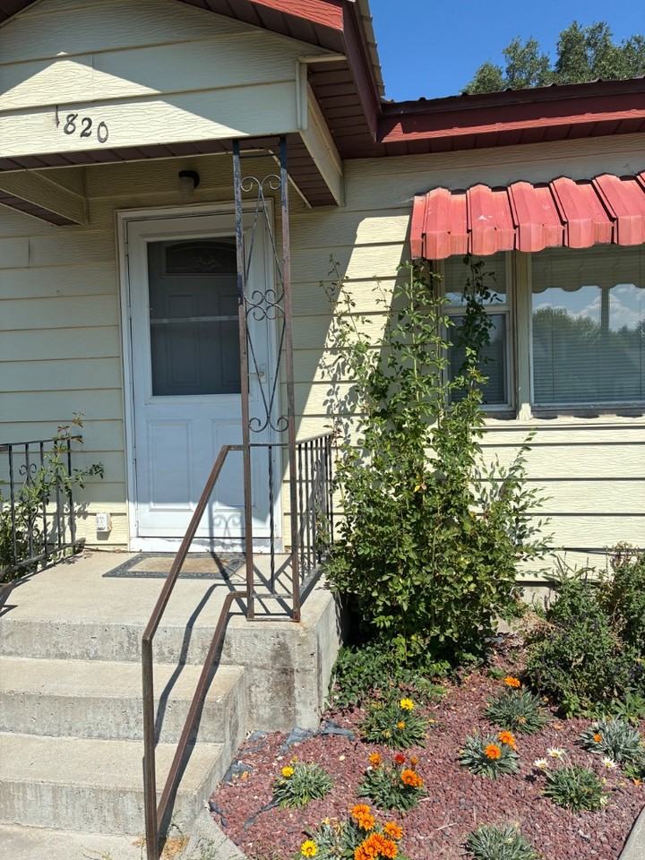 1820 21st St - Photo 3 of 11