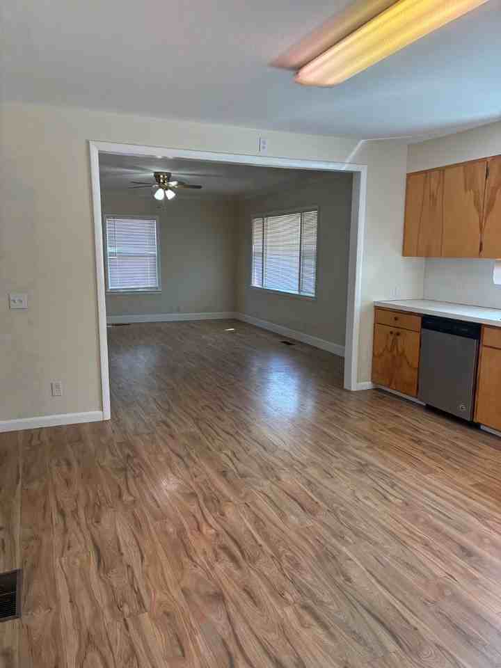 1820 21st St - Photo 6 of 11