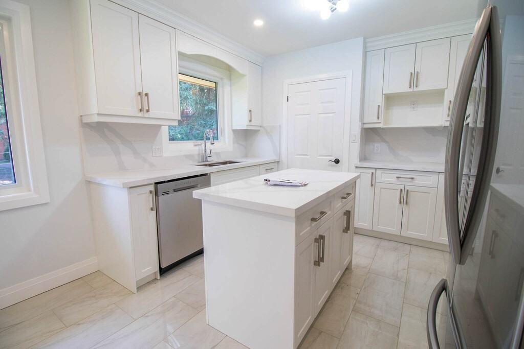 13 Richelieu Drive - Photo 4 of 38