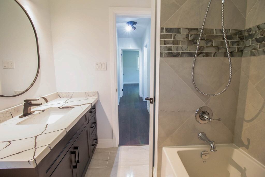 13 Richelieu Drive - Photo 6 of 38