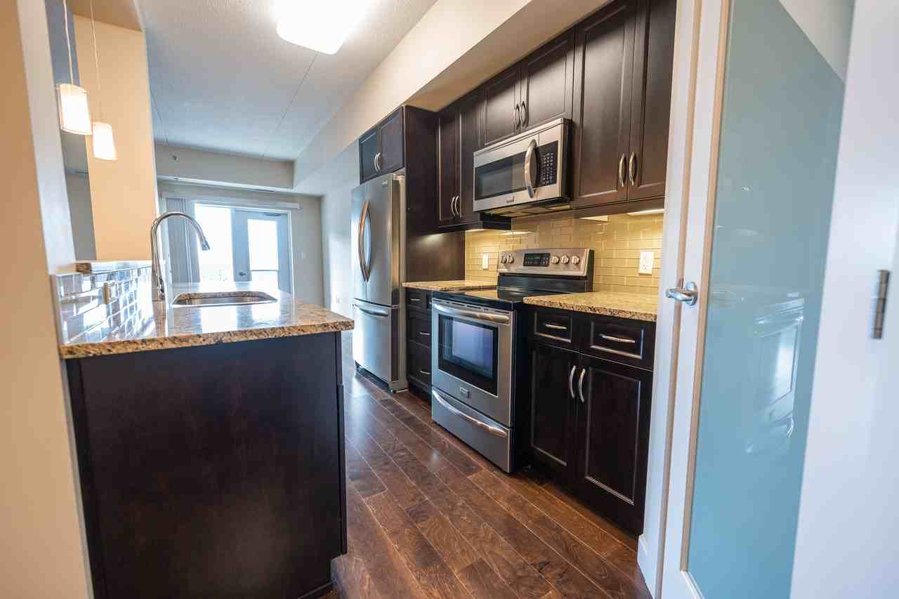 775 Sterling Lyon Parkway - Photo 4 of 25