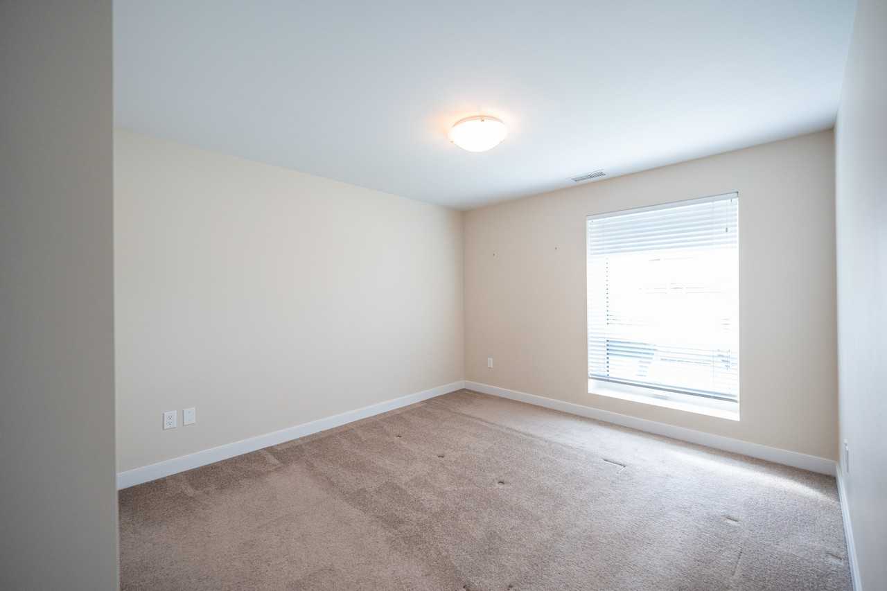 775 Sterling Lyon Parkway - Photo 6 of 25