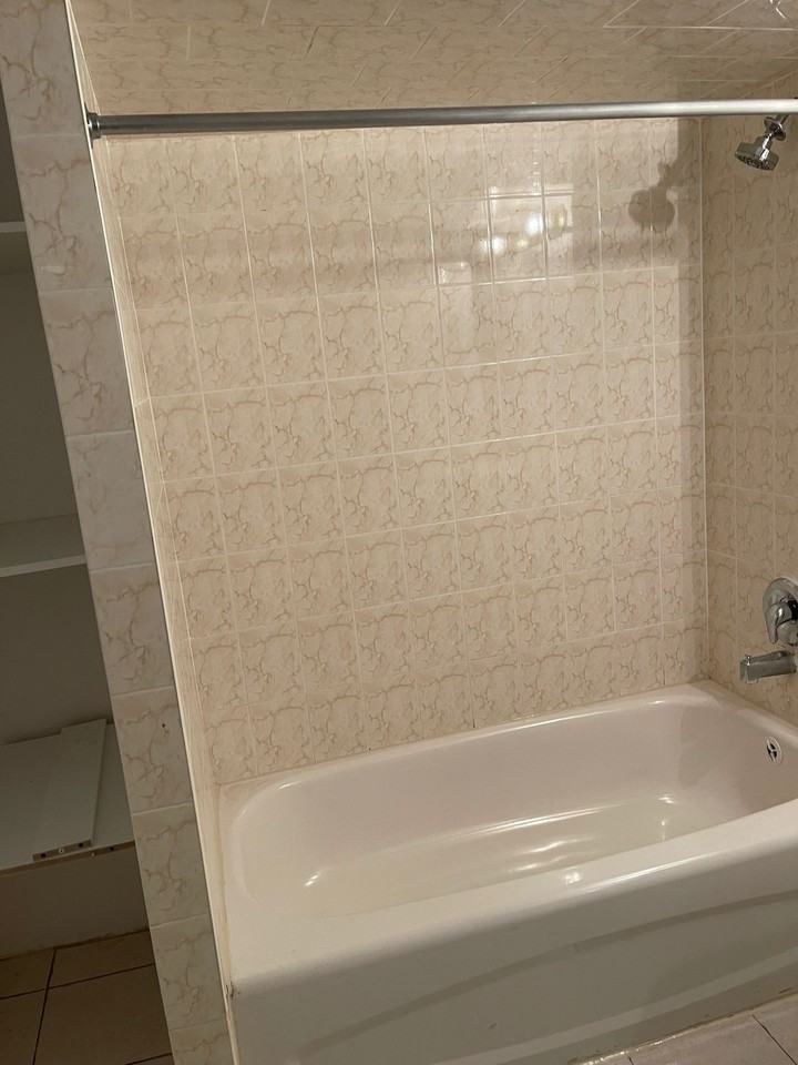 415 Wendron Cres - Photo 3 of 7