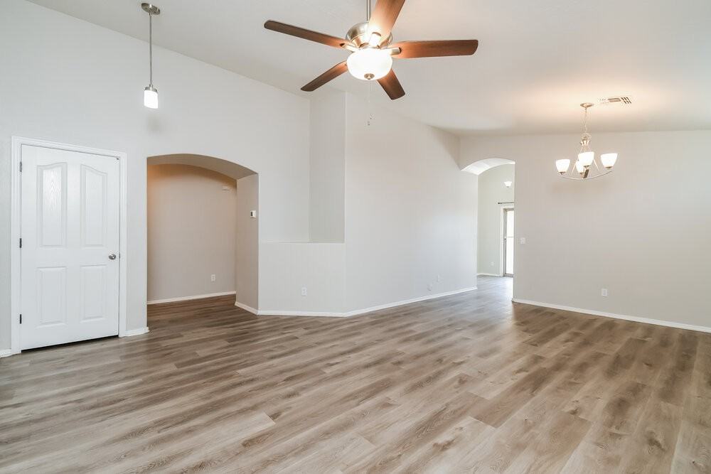 39173 N Kelley Cir - Photo 3 of 16