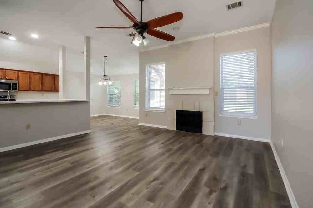 13553 Miller Ln - Photo 3 of 16