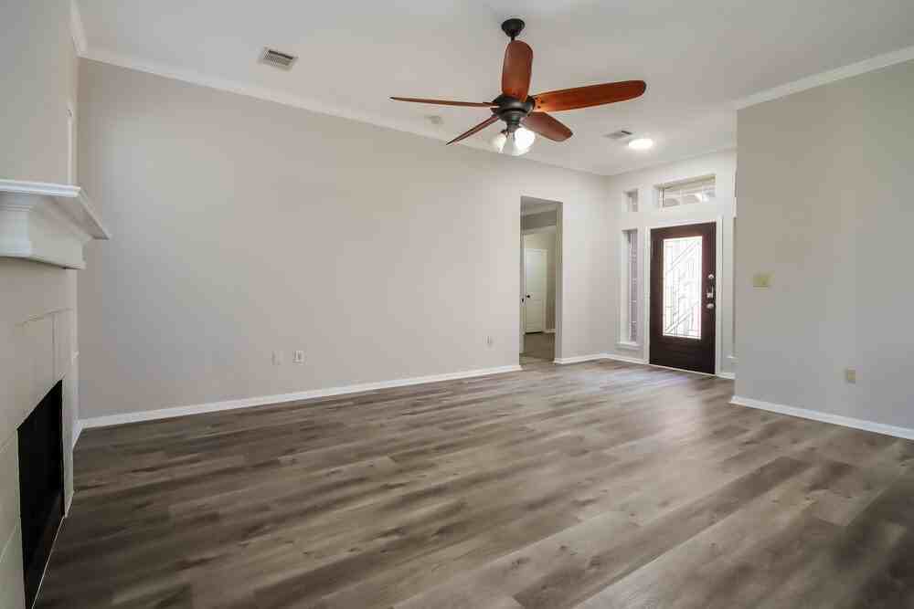 13553 Miller Ln - Photo 5 of 16