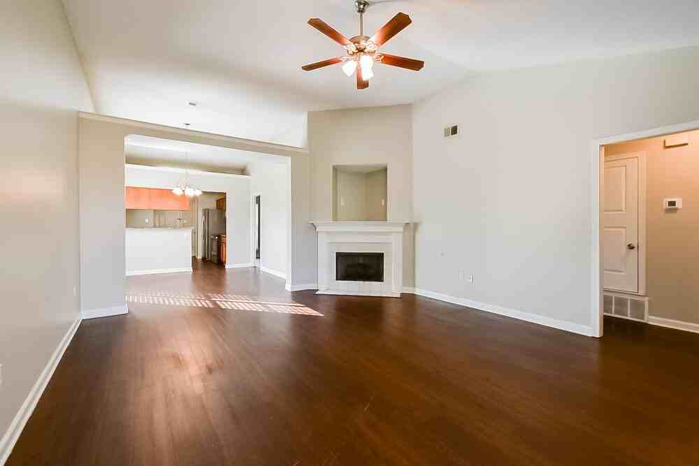 5620 Kaitlyn Drive West - Photo 3 of 16