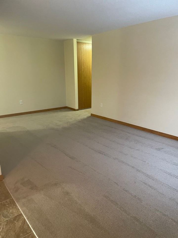 Eighth Street Apartments - Photo 5 of 29