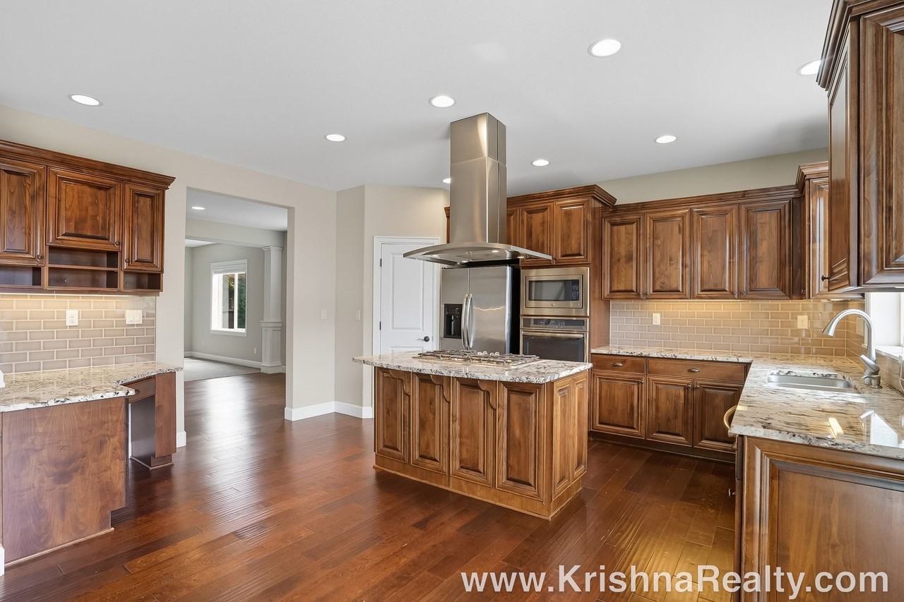 12886 Nw Greenwood Dr - Photo 3 of 23