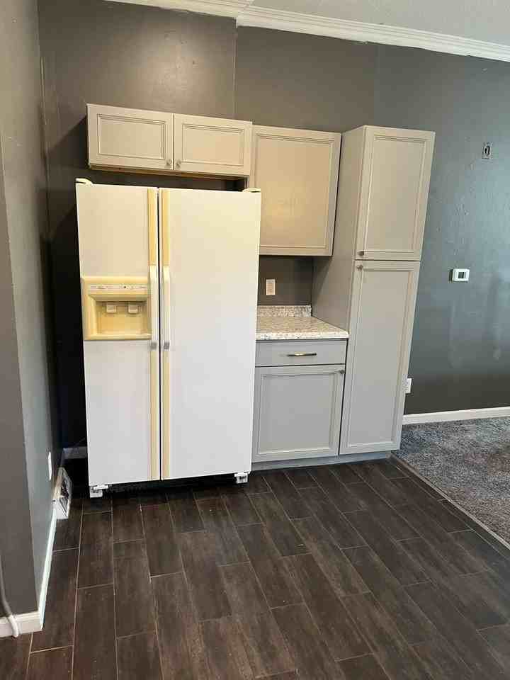 1802 3rd St - Photo 2 of 9