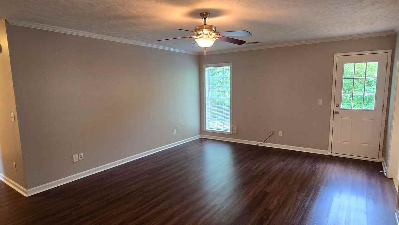 201 Bent Oaks Dr - Photo 2 of 28