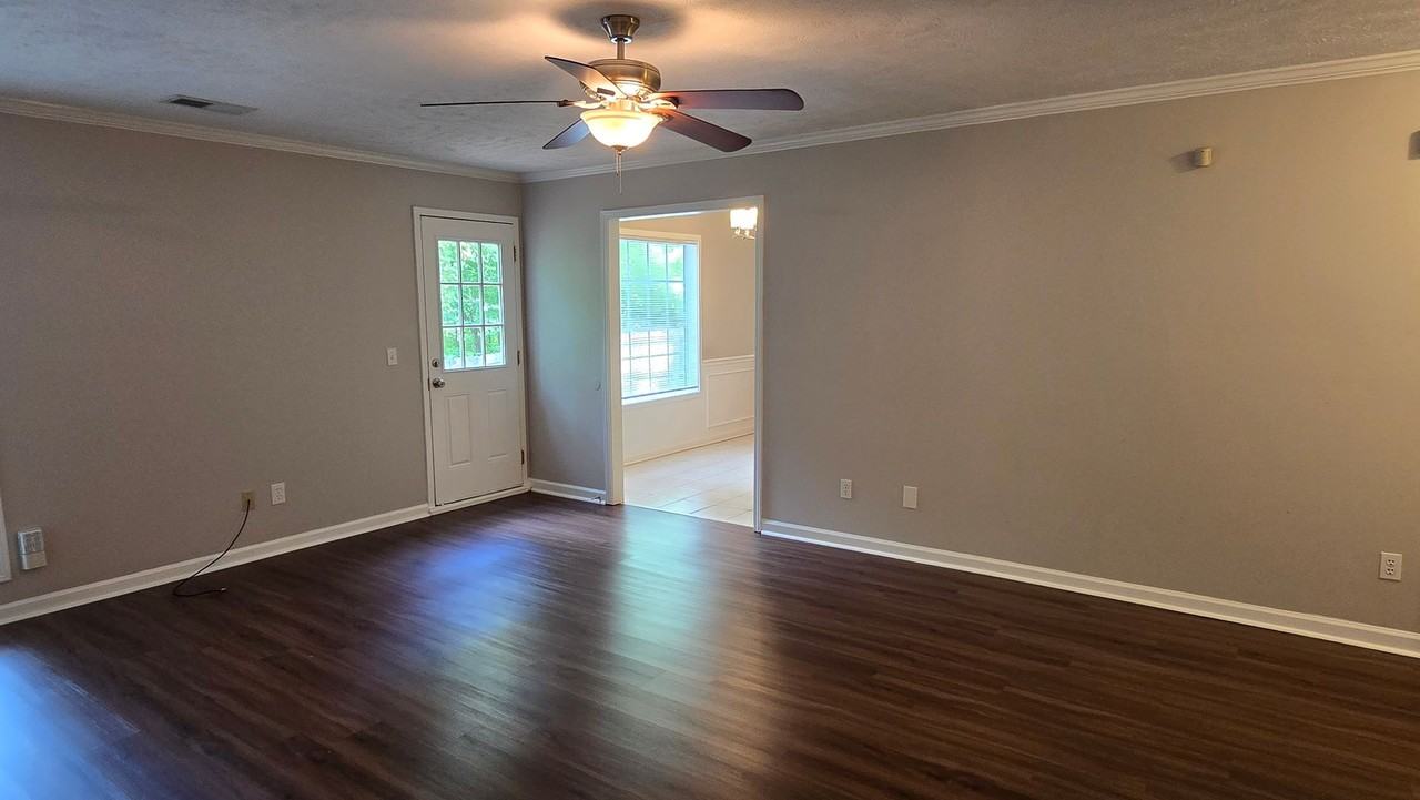 201 Bent Oaks Dr - Photo 7 of 28