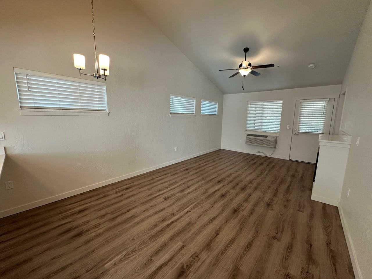 306 E Rr Ave #D301 - Photo 3 of 17