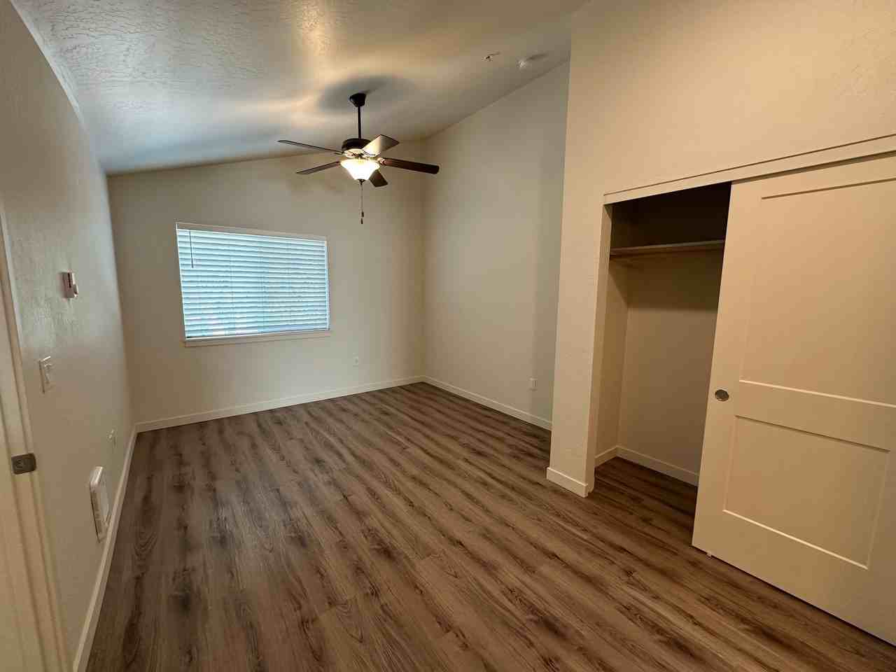 306 E Rr Ave #D301 - Photo 5 of 17