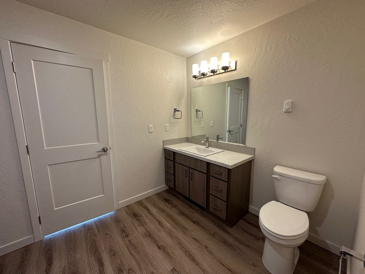 306 E Rr Ave #D301 - Photo 6 of 17