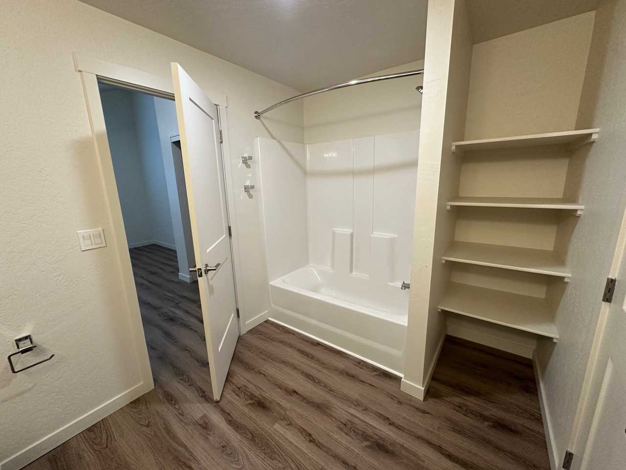 306 E Rr Ave #D301 - Photo 7 of 17