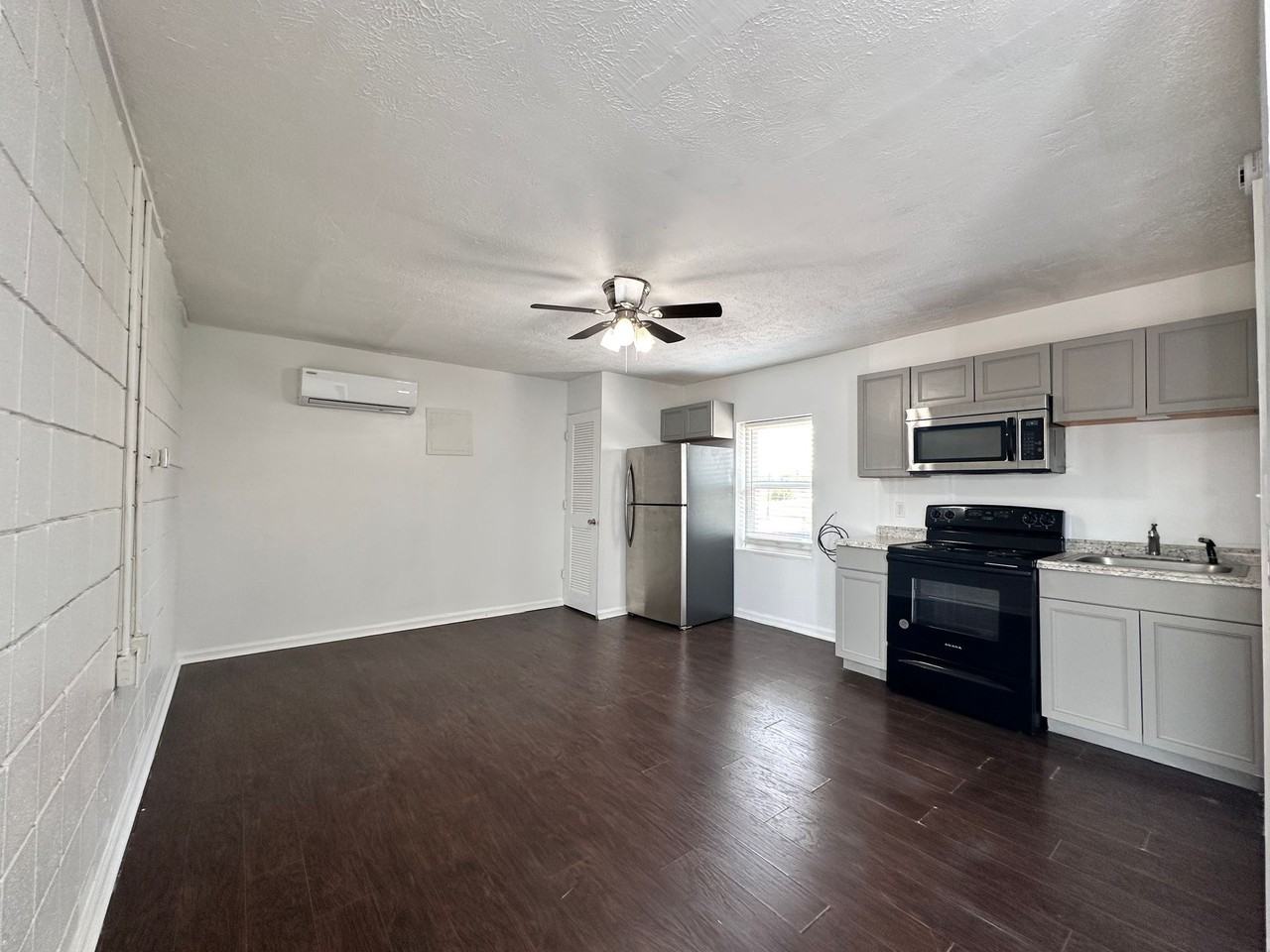 Studio 28 Apartments - Photo 6 of 9