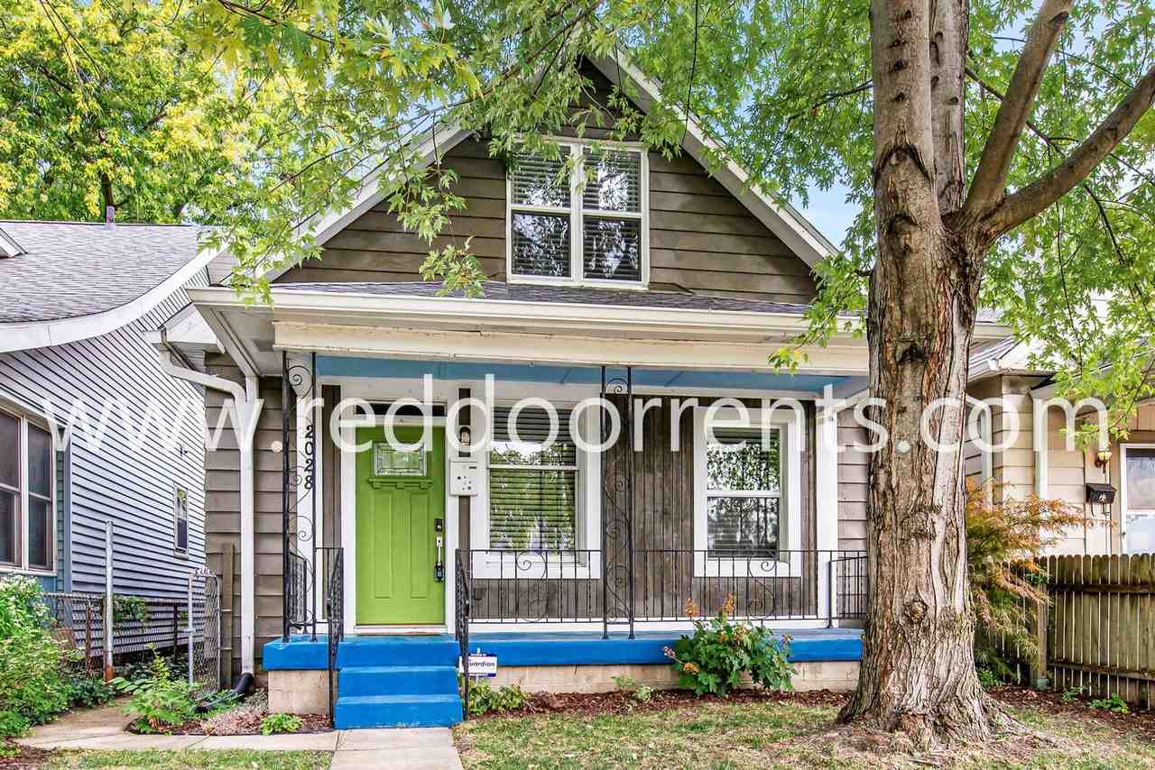 2028 Hoyt Ave - Photo 3 of 33