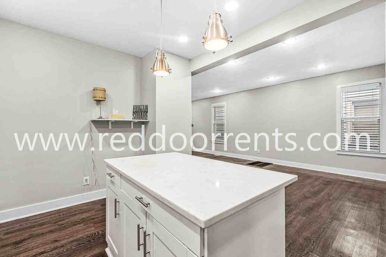 2028 Hoyt Ave - Photo 7 of 33