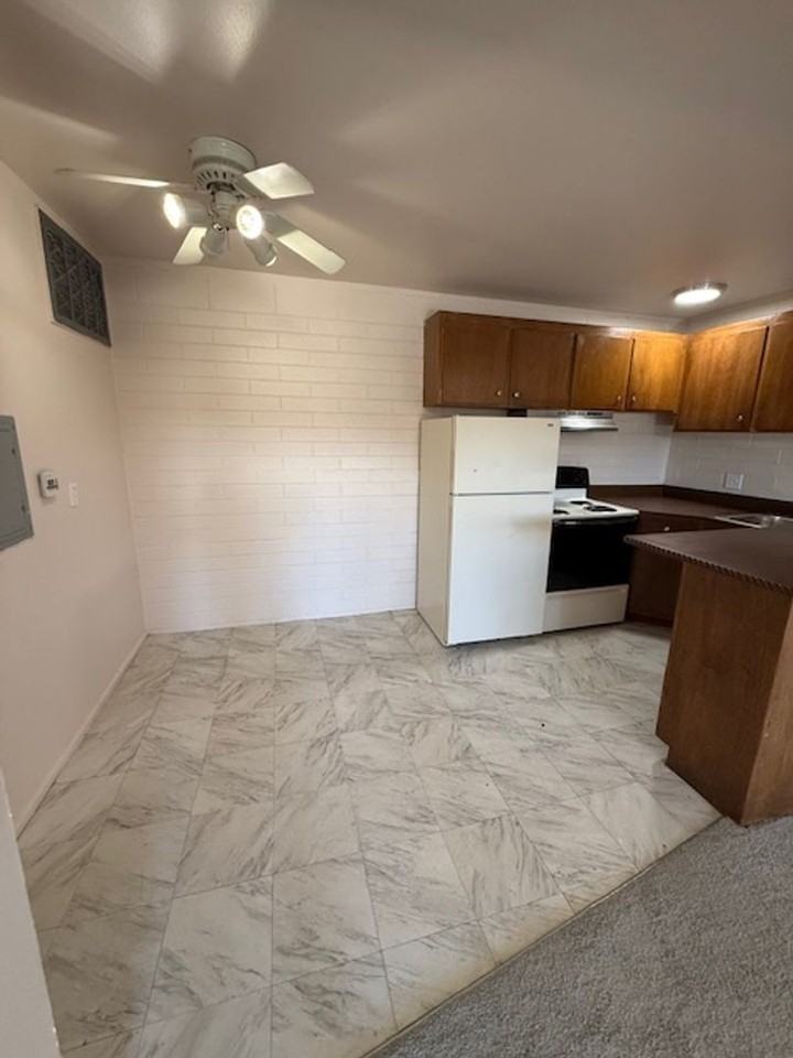 Royal Palms Apartments - Photo 6 of 10