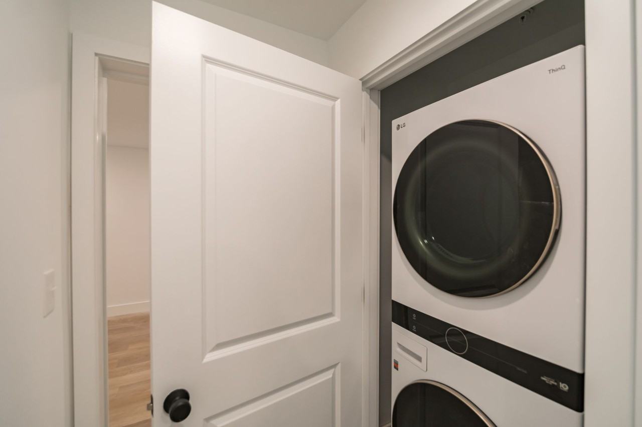 A New Frequency of Refined City Living - Photo 7 of 12