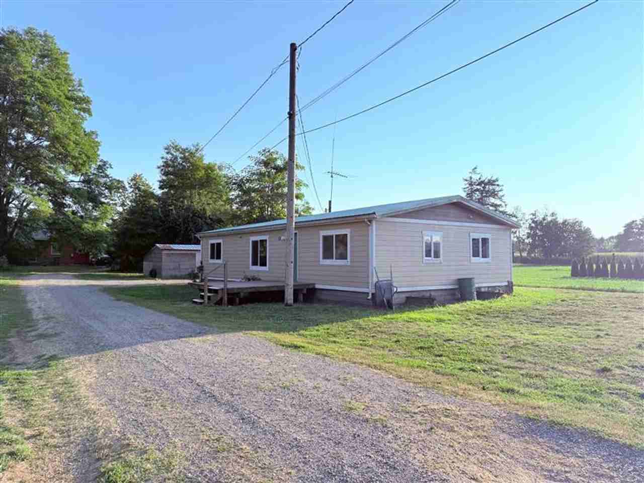 575 Beard Rd - Photo 2 of 15