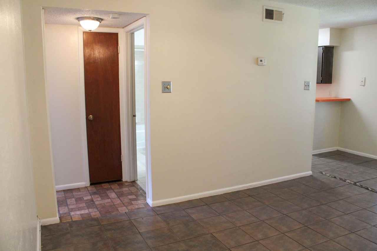 923 Vance Jackson - Photo 4 of 23