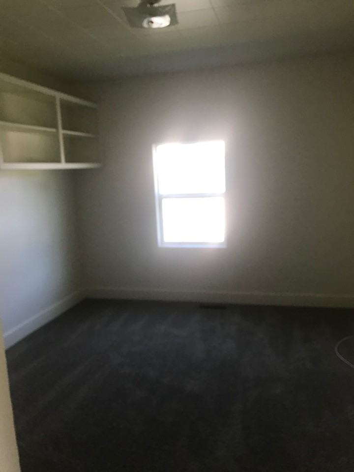 1121 California Ave - Photo 4 of 7