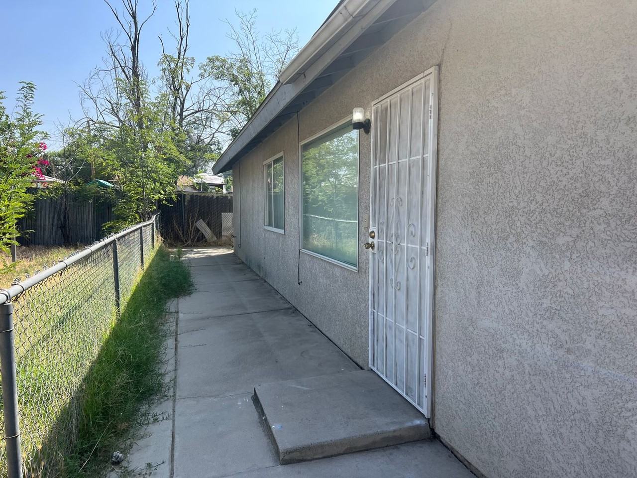 2205 Wilshire Aly - Photo 3 of 10