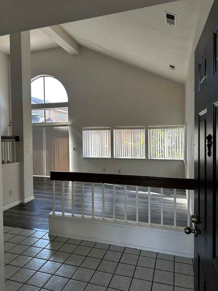 1940 Cactus St - Photo 2 of 25