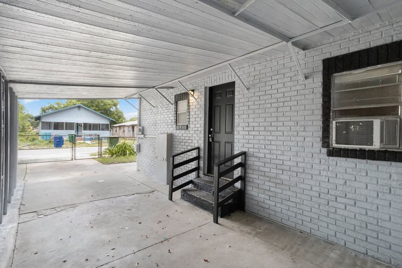 8213 N Elmer St - Photo 4 of 32