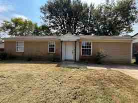 1823 Dorchester Dr - Photo 1 of 1