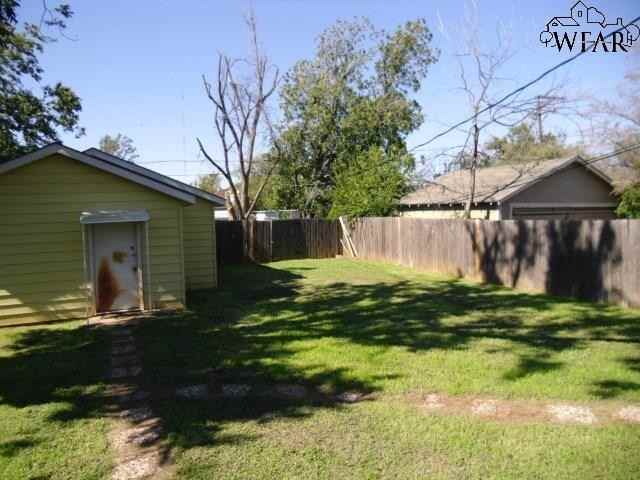 2002 Tilden St - Photo 3 of 8