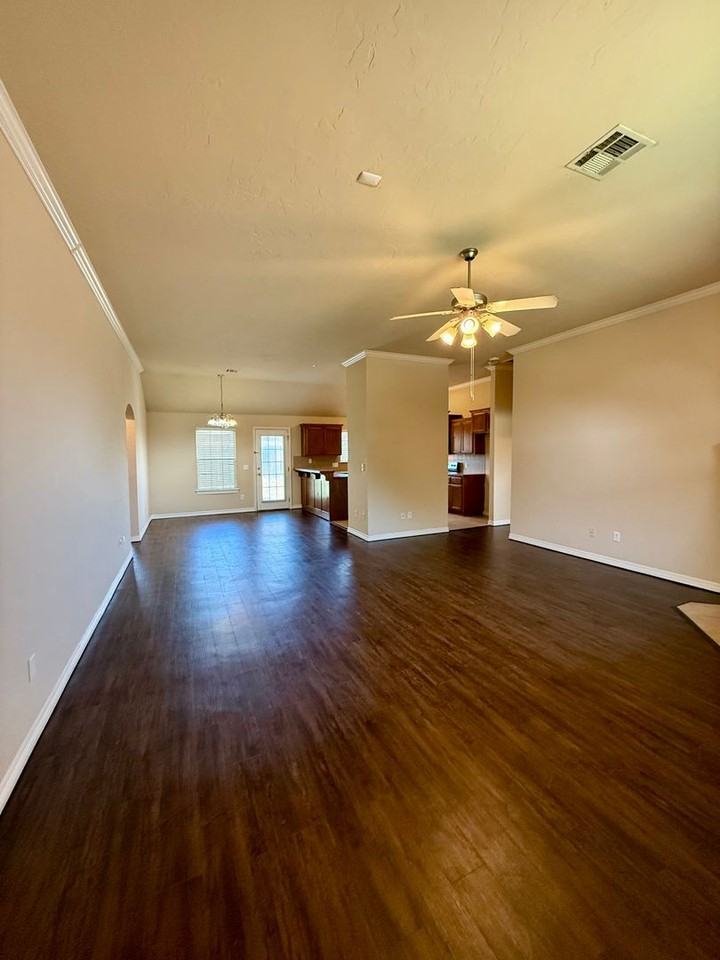 517 Sw 39th St - Photo 2 of 25