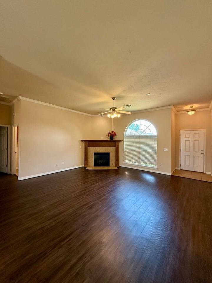 517 Sw 39th St - Photo 3 of 25