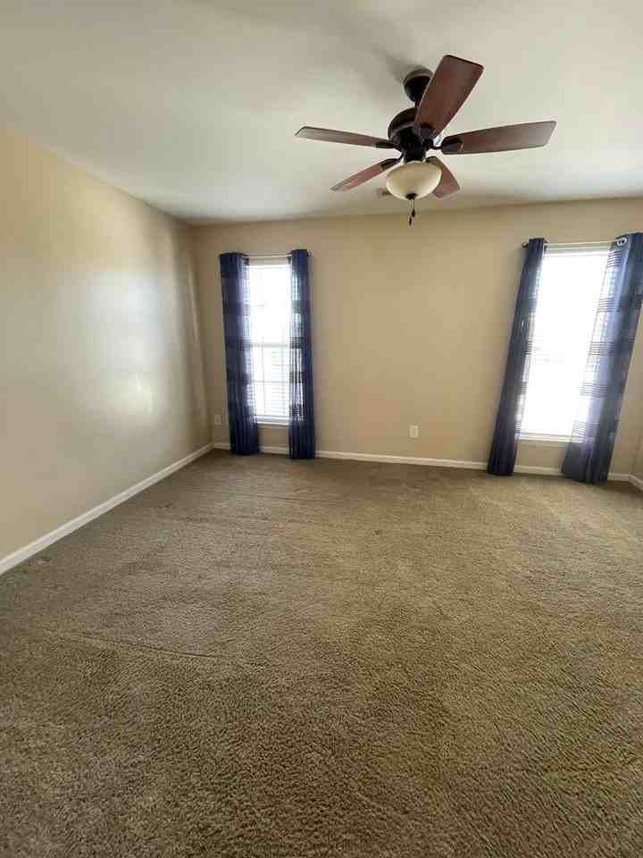 306 Moonstone Drive - Photo 2 of 31