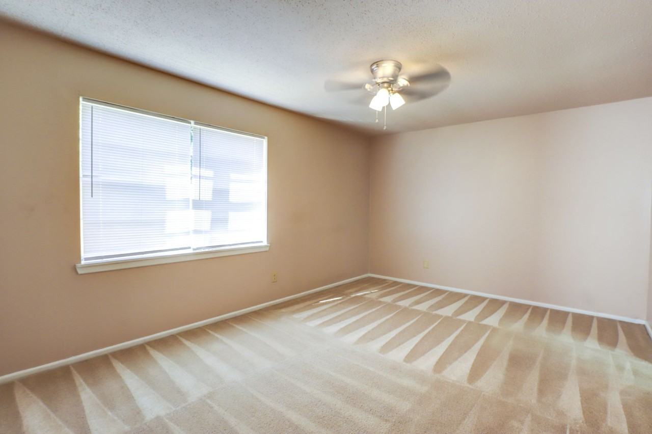 4005 Pecos St - Photo 6 of 12