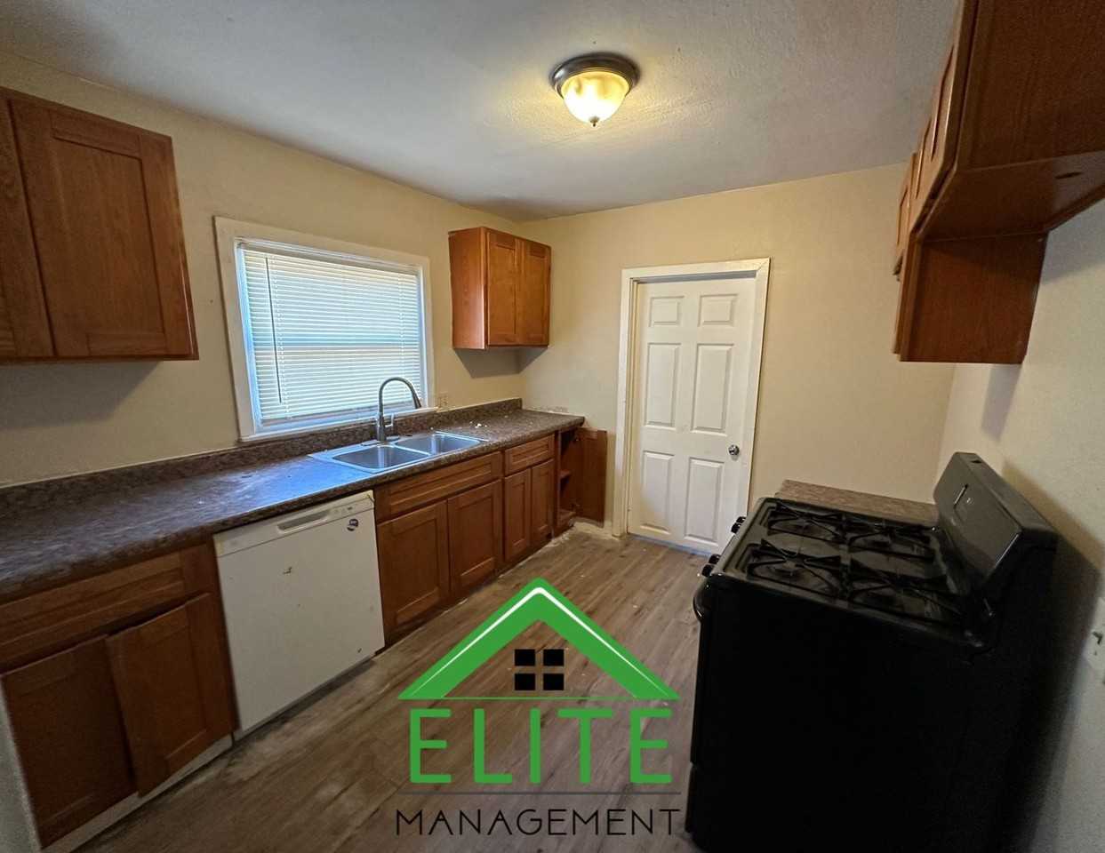 3801 40th Ave - Photo 3 of 7