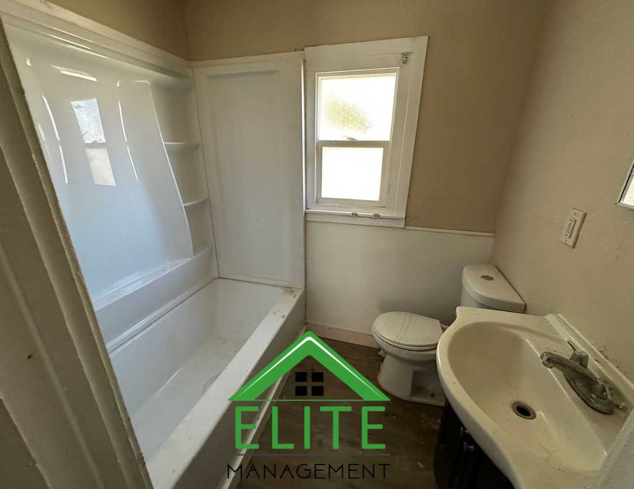 3801 40th Ave - Photo 4 of 7