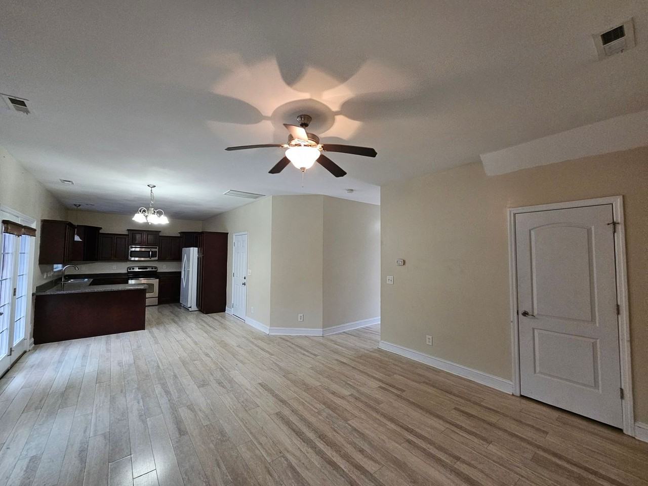 111 Palo Alto Park Dr - Photo 4 of 17