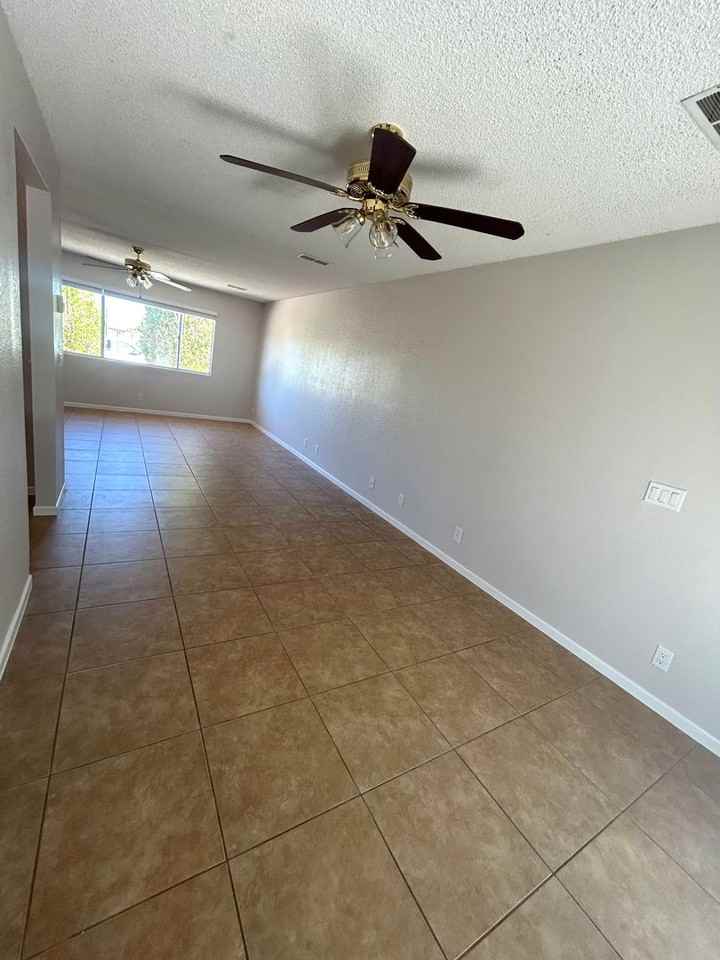 72203 Sun Valley Dr - Photo 6 of 23