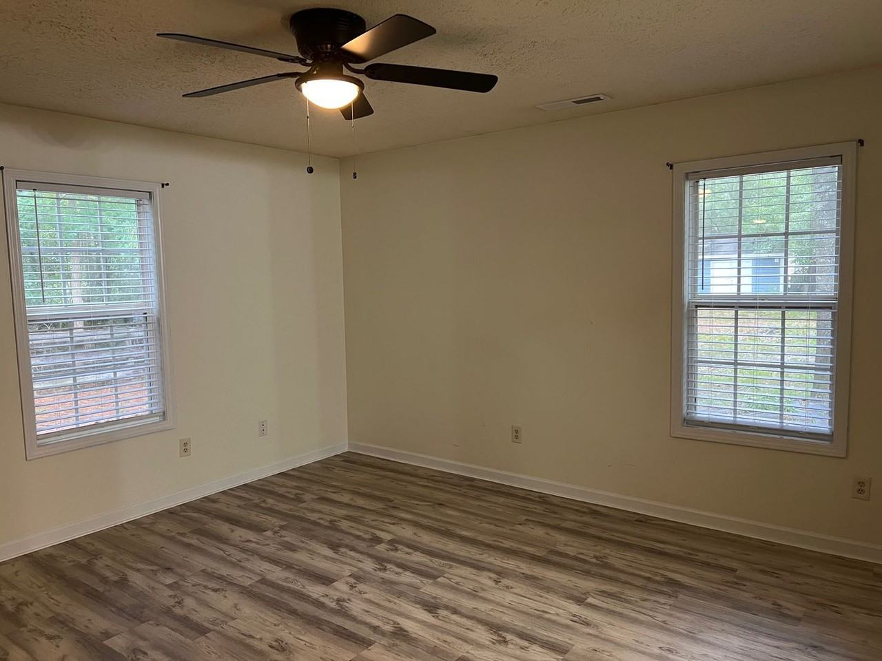 202 Country Haven Dr - Photo 3 of 7